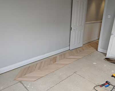 We started by aligning the floor with the middle of the door