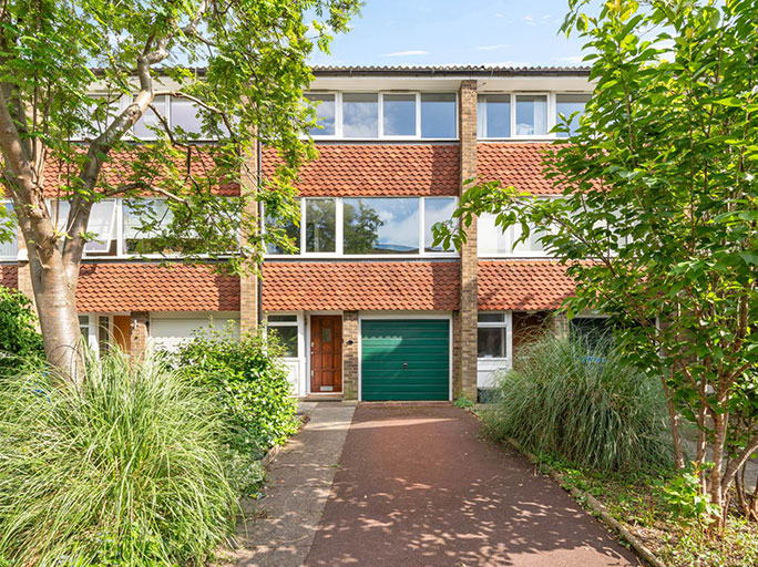 This project took place in a townhouse in Dulwich #CraftedForLife