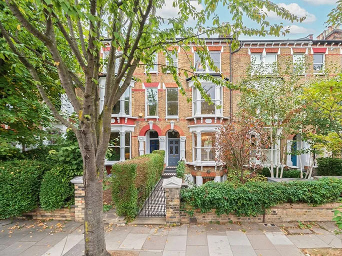 This project took place in a handsome Victorian property in Tufnell Park #CraftedForLife