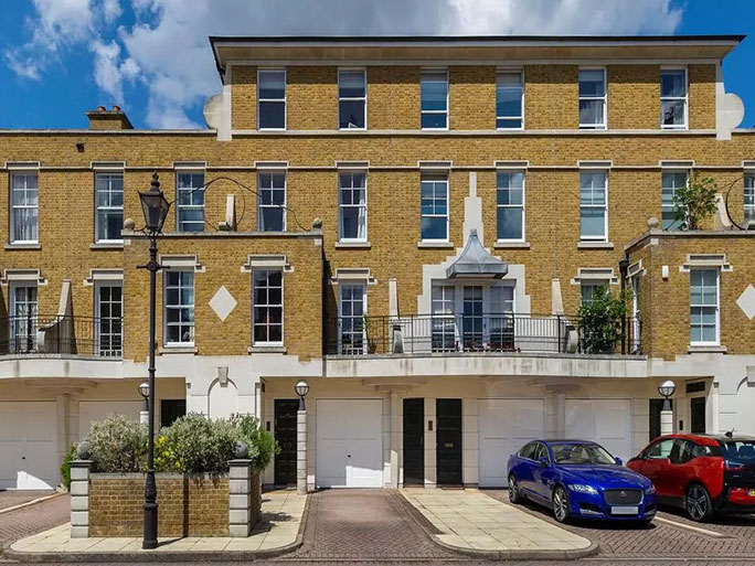 This project was completed in a riverside townhouse in Pimlico #CraftedForLife