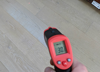 At over 30 degrees, the temperature of this floor is too hot